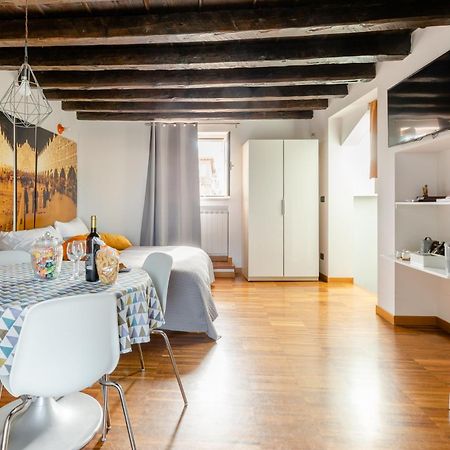 בארי Just Here Apartments - La Mansarda מראה חיצוני תמונה