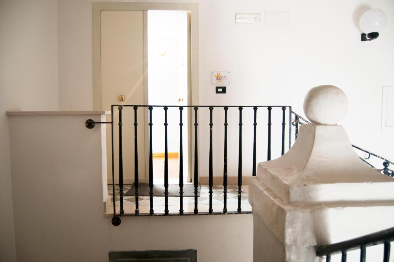 בארי Just Here Apartments - La Mansarda מראה חיצוני תמונה
