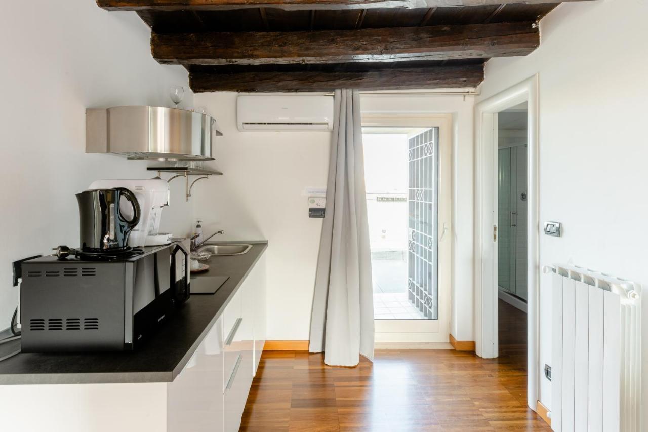 בארי Just Here Apartments - La Mansarda מראה חיצוני תמונה